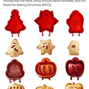 *NEW* Red Holiday Mini Pie Molds - Set of 6